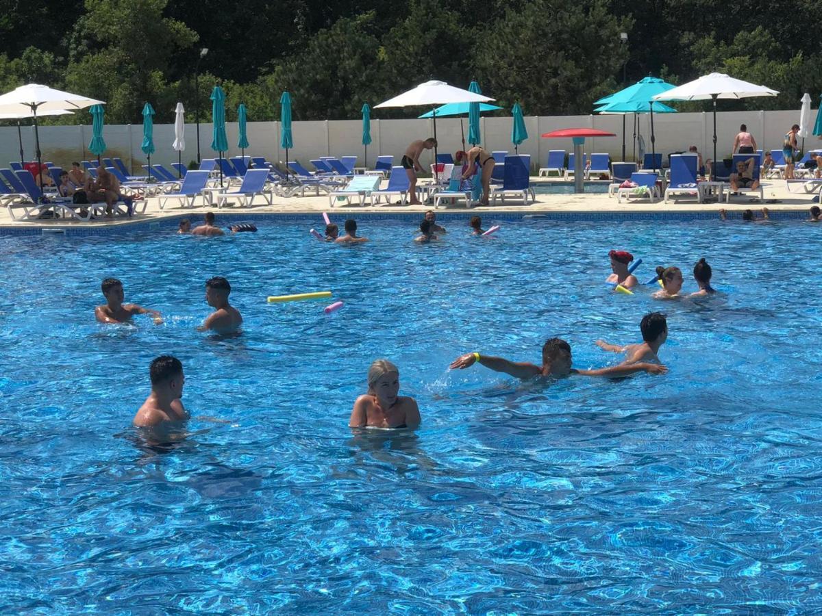 Hotel Andy Km 36 Bucureşti Ngoại thất bức ảnh