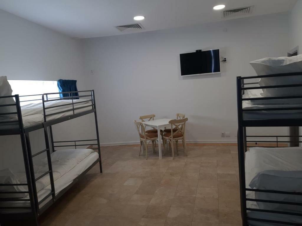 Hotel Andy Km 36 Bucureşti Ngoại thất bức ảnh
